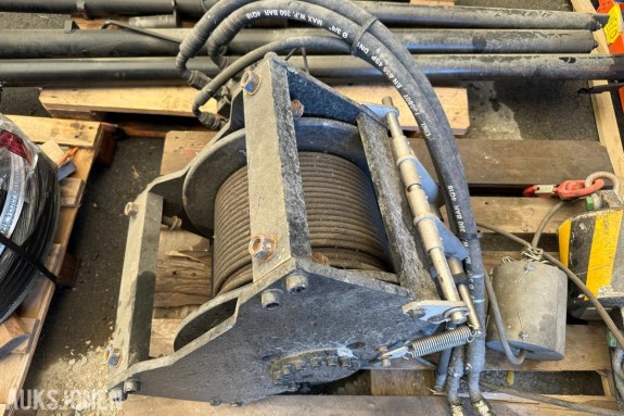 Hydraulisk løftevinsj med vaier – trekker 2,5 tonn